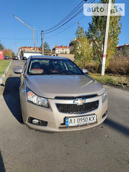 Chevrolet Cruze 2011  випуску Київ з двигуном 1.8 л бензин седан автомат за 8000 долл. 