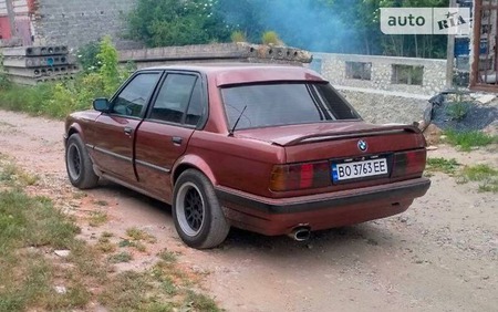 BMW 324 1988  випуску Хмельницький з двигуном 2.5 л дизель седан механіка за 2100 долл. 