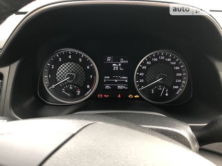 Hyundai Elantra 2019  випуску Ужгород з двигуном 1.6 л бензин седан механіка за 17200 долл. 