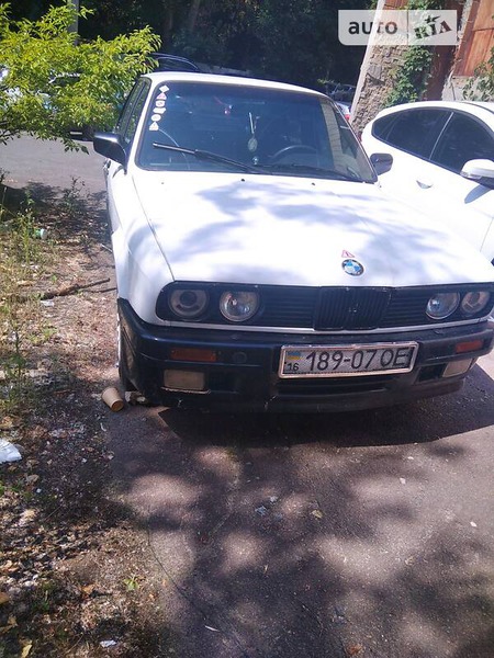 BMW 320 1989  випуску Київ з двигуном 2 л  седан механіка за 1700 долл. 
