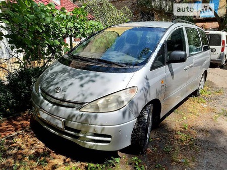 Toyota Previa 2003  випуску Львів з двигуном 2 л дизель мінівен механіка за 5400 долл. 