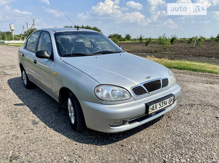 Daewoo Lanos 2008  випуску Харків з двигуном 1.5 л бензин седан механіка за 2850 долл. 