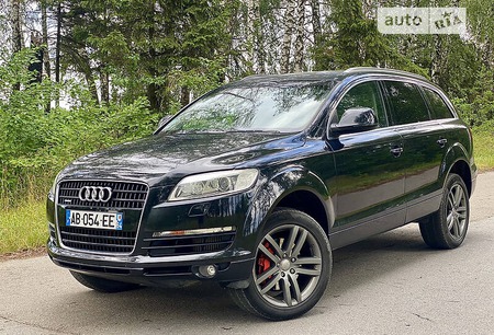 Audi Q7 2009  випуску Житомир з двигуном 3 л дизель позашляховик автомат за 15800 долл. 