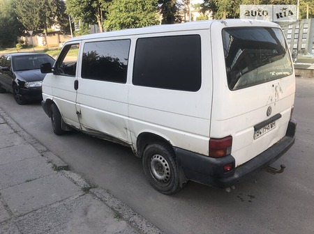 Volkswagen Transporter 2000  випуску Львів з двигуном 2.5 л дизель мінівен механіка за 2999 долл. 