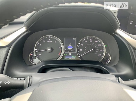 Lexus RX 350 2019  випуску Дніпро з двигуном 3.5 л бензин позашляховик автомат за 44800 долл. 