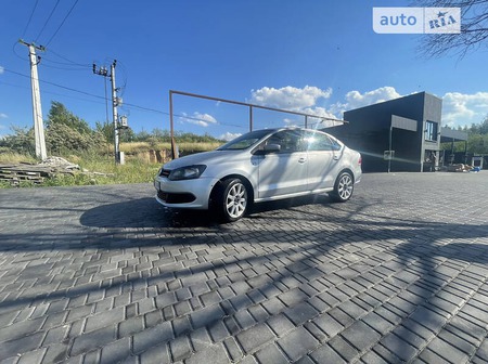 Volkswagen Polo 2011  випуску Київ з двигуном 1.6 л  седан механіка за 5300 долл. 