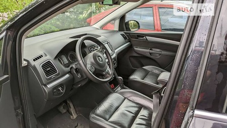 Volkswagen Sharan 2012  випуску Львів з двигуном 2 л дизель мінівен автомат за 15200 долл. 