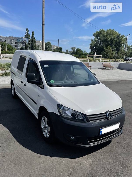 Volkswagen Caddy 2011  випуску Полтава з двигуном 1.6 л дизель мінівен механіка за 6800 долл. 