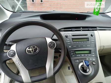 Toyota Prius 2011  випуску Львів з двигуном 1.8 л гібрид хэтчбек автомат за 9500 долл. 
