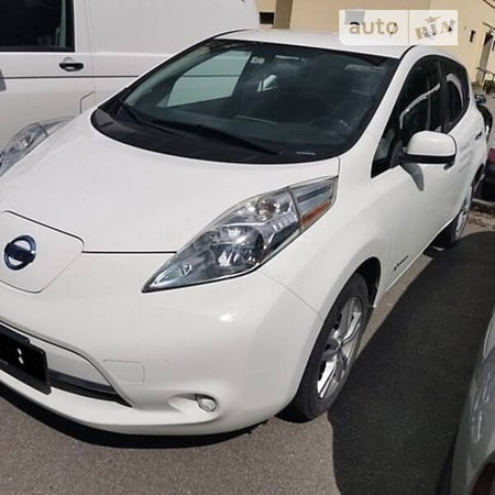 Nissan Leaf 2014  випуску Вінниця з двигуном 0 л електро хэтчбек автомат за 13400 євро 