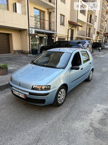 Fiat Punto 2000  випуску Львів з двигуном 1.2 л бензин хэтчбек автомат за 3200 долл. 