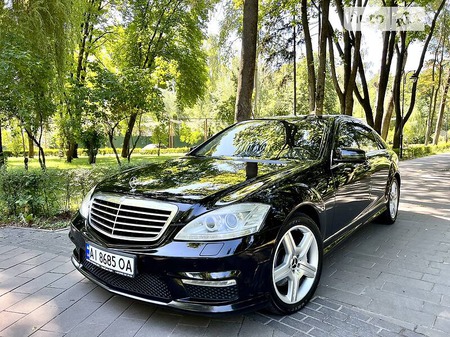 Mercedes-Benz S 500 2008  випуску Київ з двигуном 5.5 л  седан автомат за 13900 долл. 