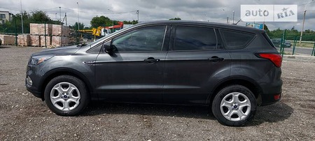 Ford Escape 2019  випуску Тернопіль з двигуном 2.5 л бензин позашляховик автомат за 14799 долл. 