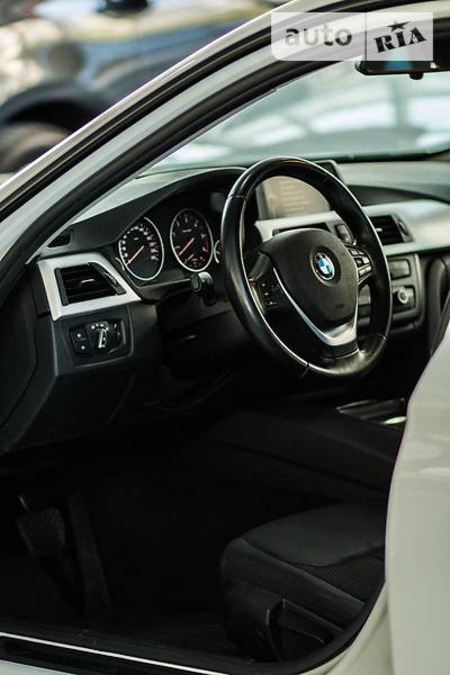 BMW 318 2013  випуску Херсон з двигуном 2 л дизель універсал автомат за 13500 долл. 