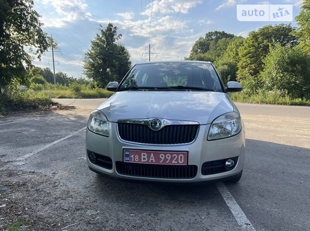 Skoda Fabia 2009  випуску Полтава з двигуном 1.4 л бензин універсал механіка за 4499 долл. 