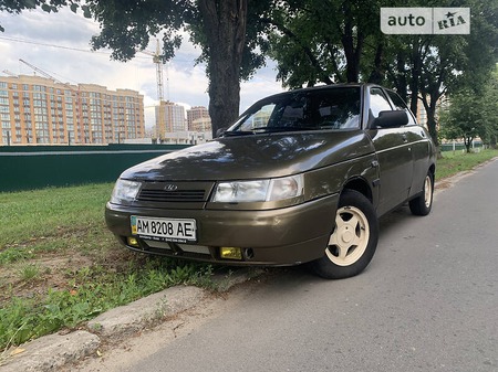 Lada 2110 2000  випуску Київ з двигуном 1.6 л  седан механіка за 1800 долл. 