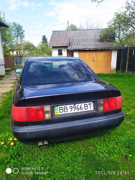 Audi 100 1992  випуску Івано-Франківськ з двигуном 2.8 л бензин  механіка за 1999 долл. 