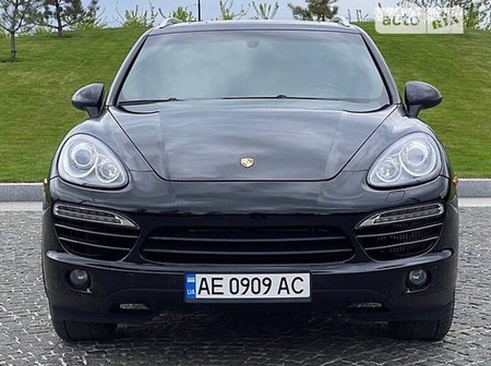 Porsche Cayenne 2013  випуску Дніпро з двигуном 3 л дизель позашляховик автомат за 24900 долл. 