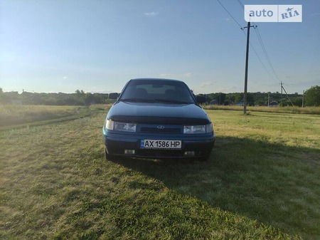 Lada 2110 2004  випуску Харків з двигуном 1.5 л  седан механіка за 2300 долл. 