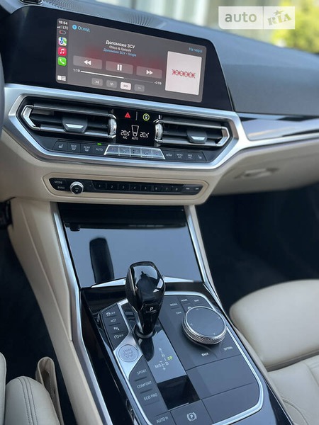 BMW 330 2019  випуску Чернівці з двигуном 2 л бензин седан  за 39500 долл. 