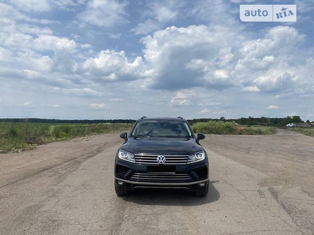 Volkswagen Touareg 2016  випуску Черкаси з двигуном 3 л дизель позашляховик автомат за 40500 долл. 
