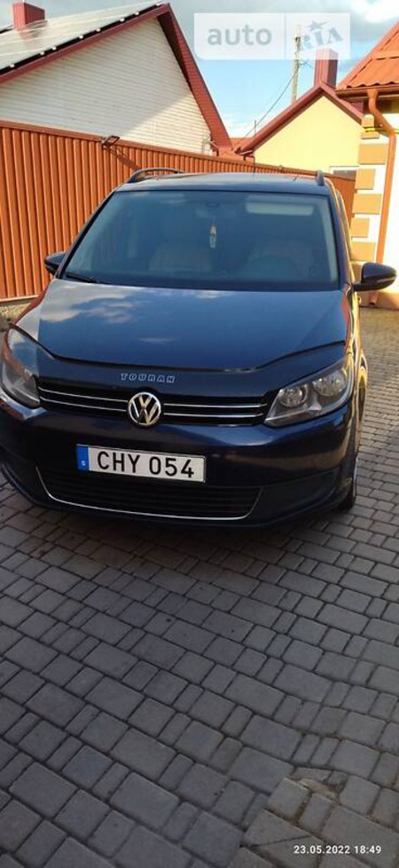 Volkswagen Touran 2014  випуску Луцьк з двигуном 1.4 л  мінівен автомат за 10500 долл. 