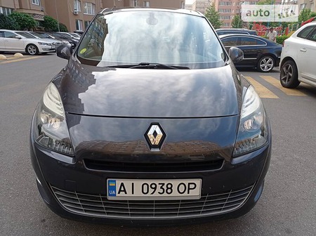 Renault Scenic 2010  випуску Київ з двигуном 1.5 л дизель універсал механіка за 7199 долл. 