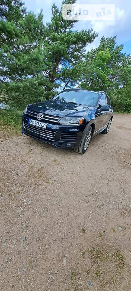 Volkswagen Touareg 2013  випуску Львів з двигуном 3.6 л бензин позашляховик автомат за 16500 долл. 
