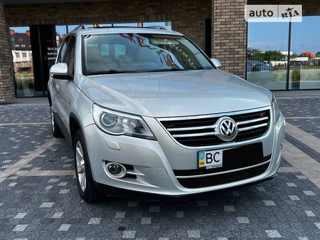 Volkswagen Tiguan 2010  випуску Львів з двигуном 2 л дизель позашляховик автомат за 13000 долл. 
