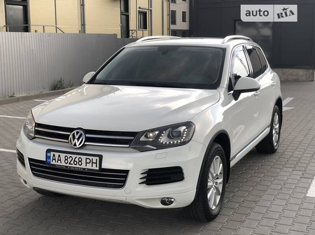 Volkswagen Touareg 2013  випуску Київ з двигуном 3 л дизель позашляховик автомат за 24500 долл. 