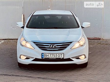 Hyundai Sonata 2014  випуску Одеса з двигуном 2 л газ седан автомат за 8700 долл. 