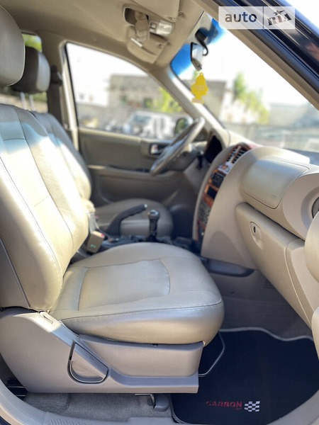 Hyundai Santa Fe 2005  випуску Луцьк з двигуном 2.4 л бензин позашляховик механіка за 5999 долл. 