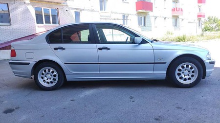 BMW 318 1998  випуску Київ з двигуном 1.9 л  седан механіка за 4300 долл. 