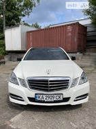 Mercedes-Benz E 200 2012 Київ 1.8 л  седан автомат к.п.