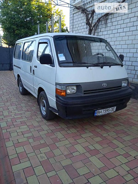 Toyota Hiace 1995  випуску Миколаїв з двигуном 2.4 л дизель  механіка за 3500 долл. 