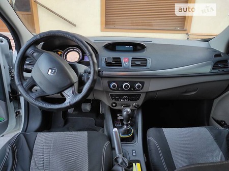 Renault Megane 2011  випуску Івано-Франківськ з двигуном 1.5 л дизель хэтчбек механіка за 6100 долл. 