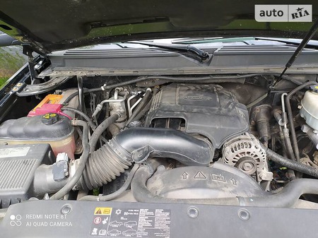 Chevrolet Suburban 2011  випуску Ужгород з двигуном 6 л бензин позашляховик автомат за 23950 долл. 