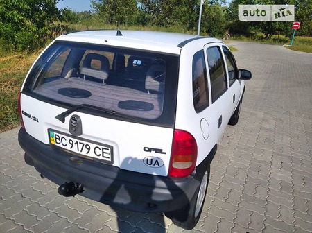 Opel Corsa 1994  випуску Львів з двигуном 1.2 л бензин хэтчбек механіка за 1550 долл. 