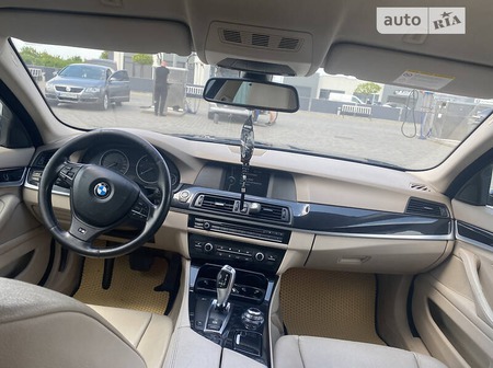 BMW 520 2011  випуску Ужгород з двигуном 2 л дизель седан автомат за 15500 долл. 