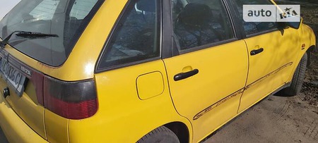 Seat Ibiza 1996  випуску Луцьк з двигуном 0 л  хэтчбек механіка за 2000 долл. 