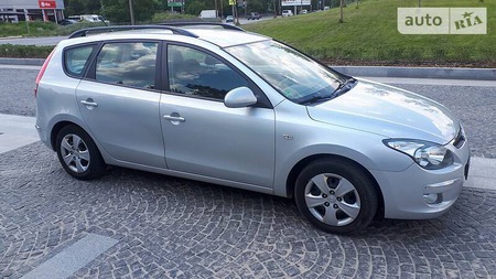 Hyundai i30 2010  випуску Дніпро з двигуном 1.4 л бензин універсал механіка за 6300 долл. 