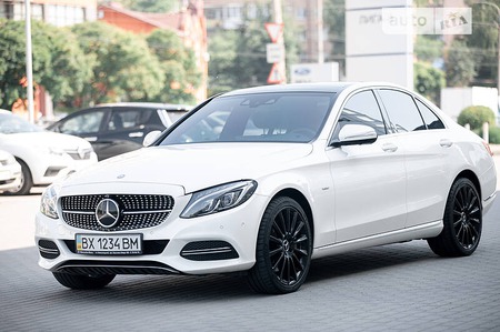 Mercedes-Benz C 400 2015  випуску Київ з двигуном 3 л бензин седан автомат за 33000 євро 