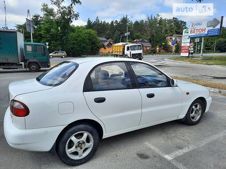 Daewoo Lanos 2003  випуску Київ з двигуном 1.5 л бензин седан механіка за 2300 долл. 