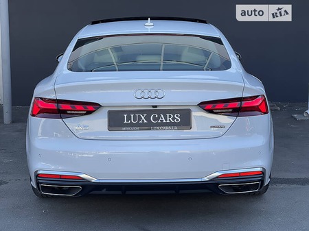 Audi A5 2019  випуску Київ з двигуном 2 л бензин седан автомат за 38000 долл. 