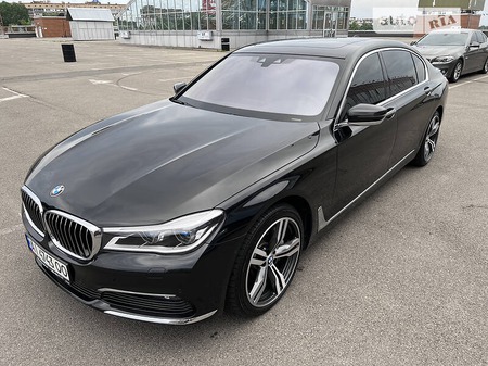 BMW 740 2017  випуску Київ з двигуном 3 л бензин седан автомат за 38000 долл. 