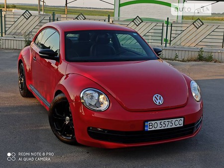 Volkswagen Beetle 2015  випуску Тернопіль з двигуном 1.8 л бензин хэтчбек автомат за 14250 долл. 