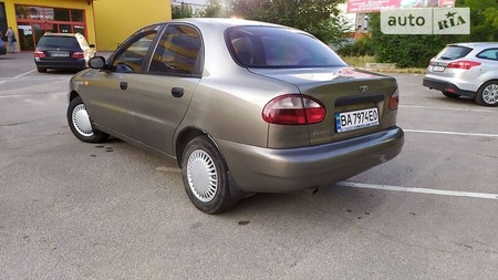 Daewoo Lanos 2007  випуску Кропивницький з двигуном 1.5 л бензин седан механіка за 3400 долл. 