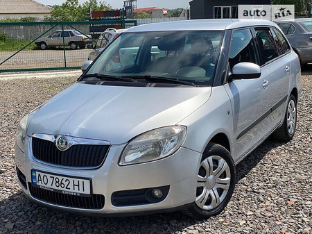 Skoda Fabia 2008  випуску Ужгород з двигуном 1.4 л бензин універсал механіка за 5700 долл. 