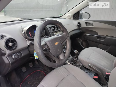 Chevrolet Aveo 2012  випуску Хмельницький з двигуном 1.2 л бензин хэтчбек механіка за 5600 долл. 