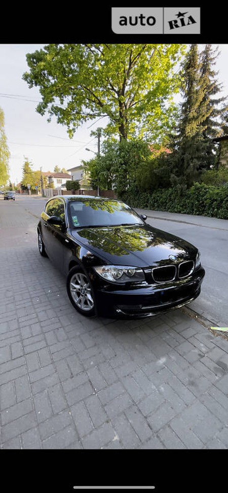 BMW 118 2008  випуску Миколаїв з двигуном 2 л бензин купе механіка за 6100 долл. 